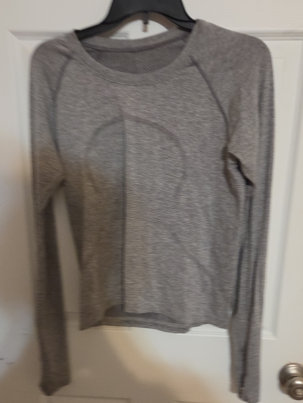 lululemon athletica Heather Gray Long-Sleeve Seam Accent Top